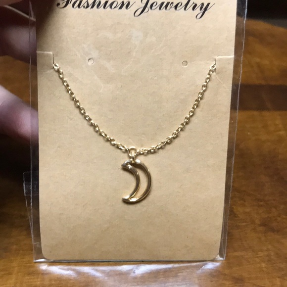 🌙gold crescent moon charm necklace🌙 - Picture 4 of 8